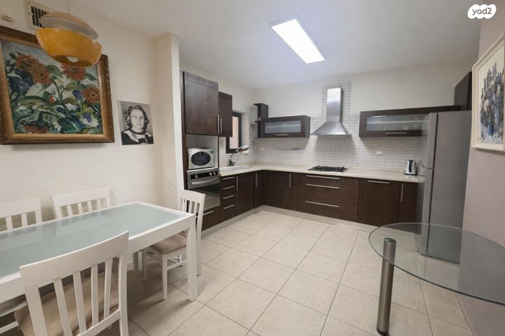 דירה, מנחם בגין 32, נווה גנים, קרית מוצקין