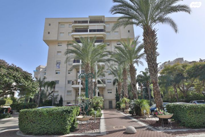 דירה, מנחם בגין 32, נווה גנים, קרית מוצקין