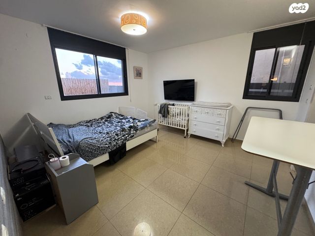 דו משפחתי, גבעת אולגה, חדרה