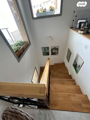 דופלקס, הרופא זלוצ'יסטי 23, אחוזה, חיפה