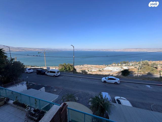 דירה, אחד העם, שיכון עובדים, טבריה