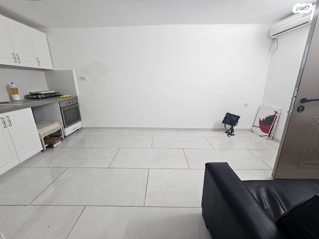 יצחק יציב 30