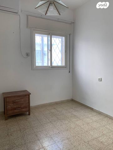 דירה, שדרות רוברט סולד 16, קרית ים  א', קרית ים