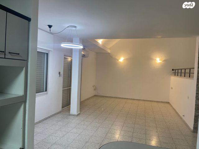 דו משפחתי, רותם, מודיעין מכבים רעות