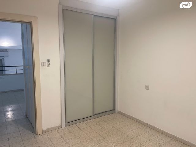 דו משפחתי, רותם, מודיעין מכבים רעות