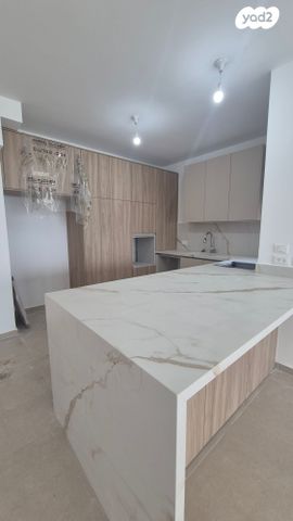 אמנון ליפקין שחק 