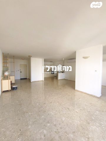 דירה, השופטים, הרצליה