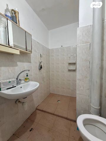 דירה, לוחמי הגטאות 4, צור שלום, קרית ביאליק