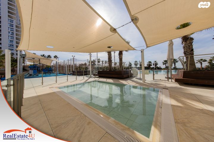 דירה, אהוד מנור, עיר ימים, נתניה