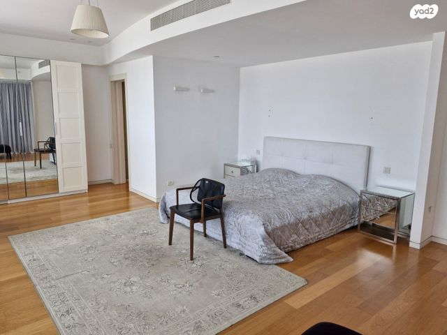 דירה, ניסים אלוני, צמרות איילון, פארק צמרת, תל אביב יפו