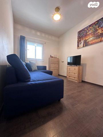 דירה, שלונסקי, 2003, רעננה