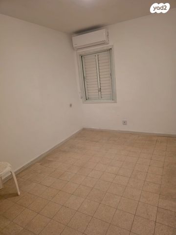 דירה, מבצע סיני 15, רמת יוסף, בת ים