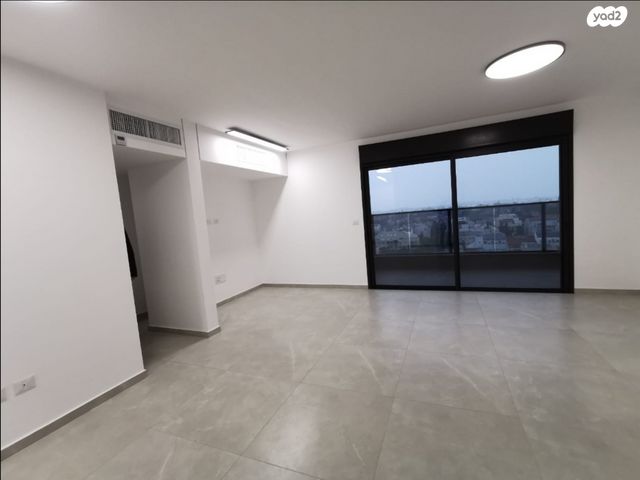 דירה, כפר סבא