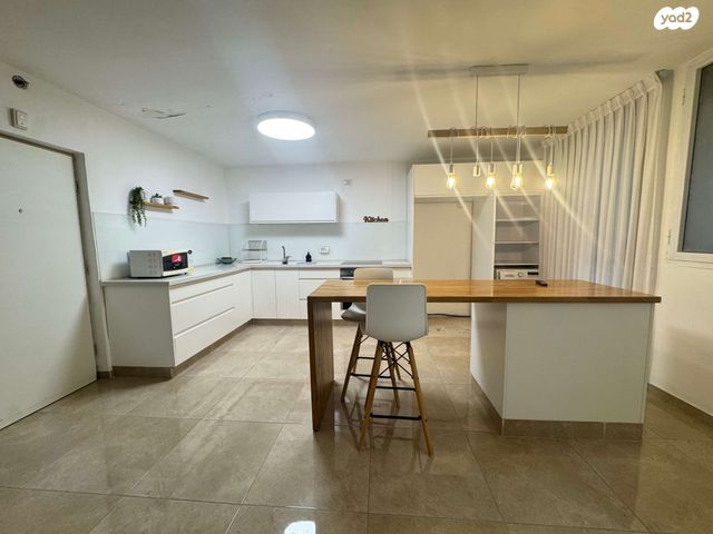 אריה בן אליעזר 