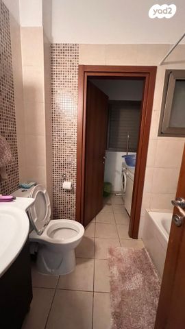 דירה, איסר הראל, פתח תקווה