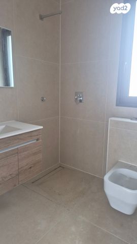 דירה, אמנון ליפקין שחק, נוף הטיילת, נתניה