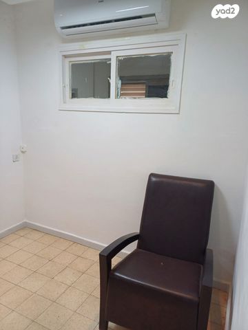 דירה, אלי כהן, ירוחם