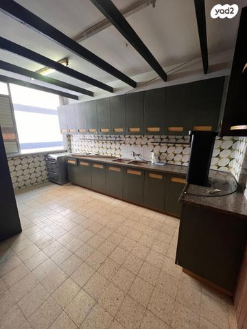 דירה, טרומפלדור 54, כפר גנים א, פתח תקווה