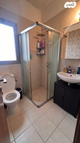 דירה, איסר הראל, פתח תקווה