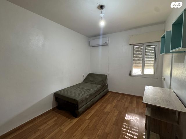 דירה, דוד בן גוריון, הראשונים, שלומי