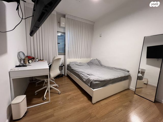 דירת גן, רבקה גובר, הרצליה