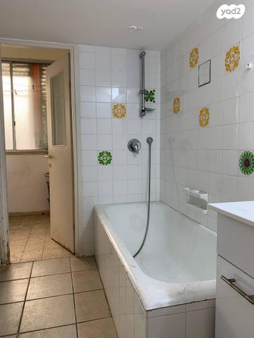 דירה, שדרות רוברט סולד 16, קרית ים  א', קרית ים