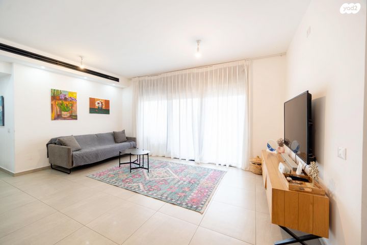 דירה, רועי קליין, קרית קריניצי, רמת גן