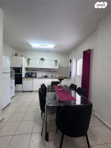 דירה, שלונסקי, 2003, רעננה