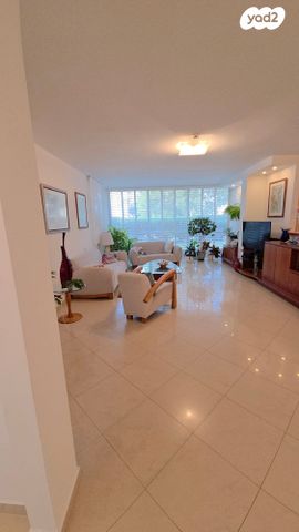 בית פרטי/ קוטג', האלמוגים, אשדוד