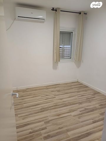 דירה, אלי כהן, ירוחם