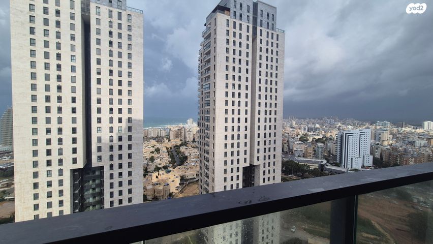 דירה, אמנון ליפקין שחק, נוף הטיילת, נתניה