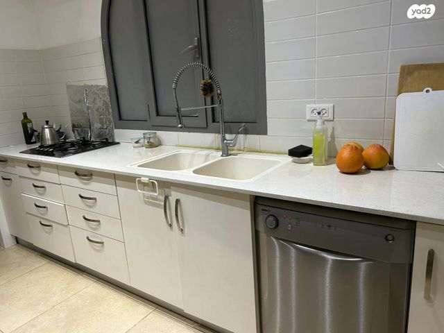 דירה, הרב קוק 7, מרכז העיר, ירושלים