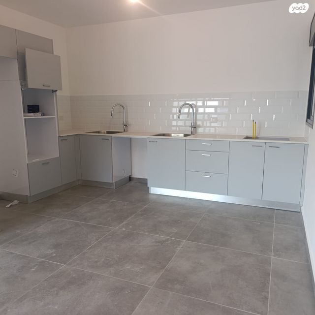 דירה, הרב גרוסמן ישראל, בית שמש