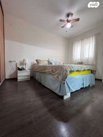 דירה, שלונסקי, 2003, רעננה