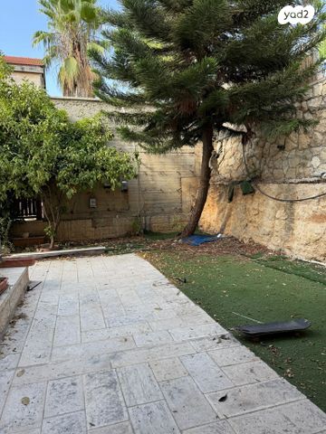 דו משפחתי, עופרה, קרית יערים, גבעת זאב