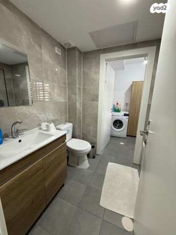 דירה, עיר היין, אשקלון