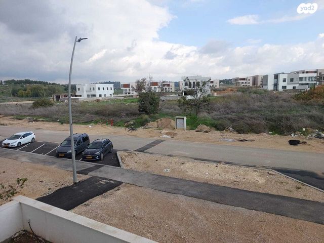 דירה, בת חפר