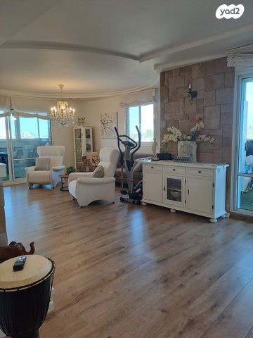 גג/ פנטהאוז, מודיעין מכבים רעות