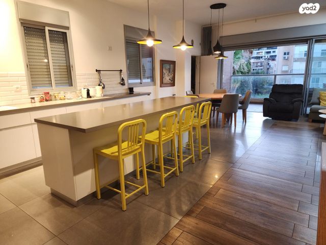 גני שרונה, קרית הממשלה