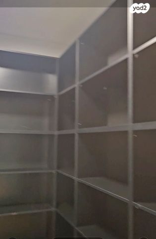 משרדים, הרב ניסנבאום 37, בת ים