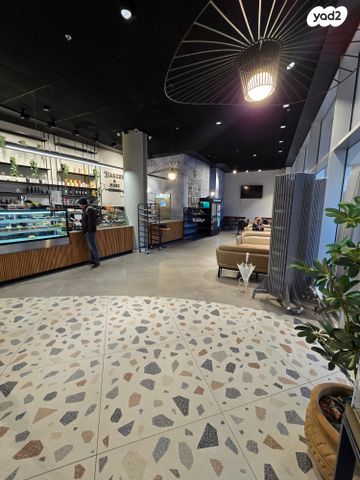 חנויות/ שטח מסחרי, שדרות הפלי"ם 2, קרית הממשלה ע"ש רבין, חיפה