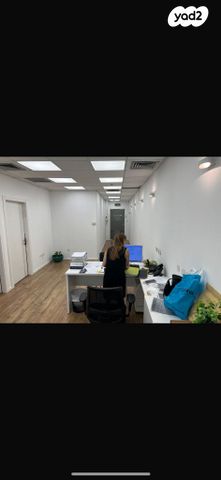 משרדים, יגאל אלון, ביצרון ורמת ישראל, תל אביב יפו