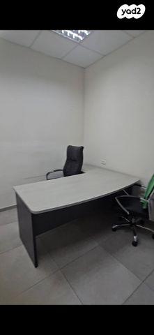 משרדים, דרך יפו, שער פלמר, תחנת רכבת השמונה, חיפה