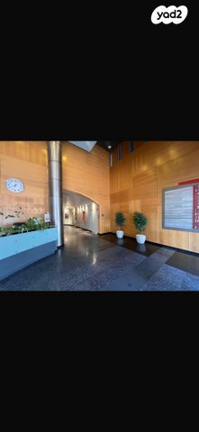 משרדים, יגאל אלון, ביצרון ורמת ישראל, תל אביב יפו