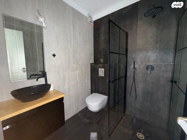 קליניקות, הדר, הוד השרון