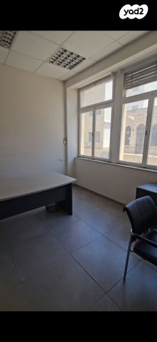 משרדים, דרך יפו, שער פלמר, תחנת רכבת השמונה, חיפה