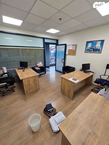 חנויות/ שטח מסחרי, שדרות ההסתדרות 25, צומת הקריות, חוף שמן, חיפה