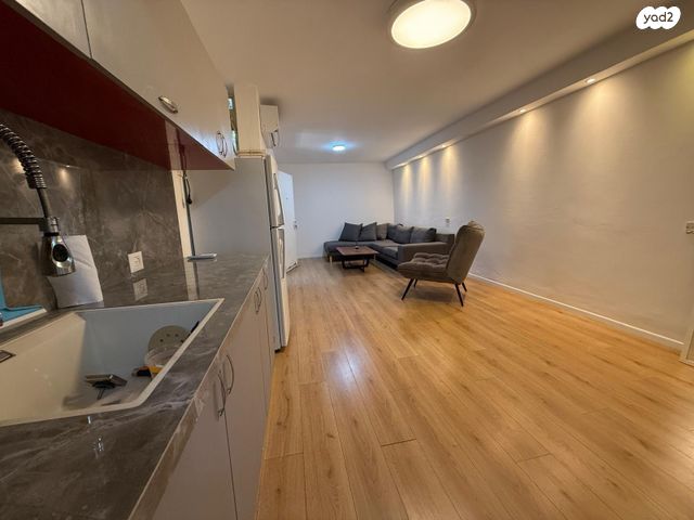 קליניקות, הדר, הוד השרון