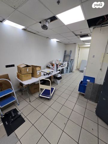 משרדים, שדרות ההסתדרות 25, צומת הקריות, חוף שמן, חיפה