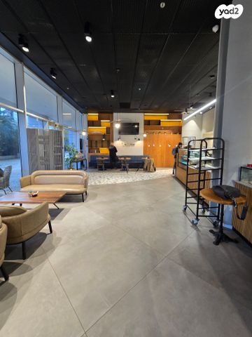 חנויות/ שטח מסחרי, שדרות הפלי"ם 2, קרית הממשלה ע"ש רבין, חיפה